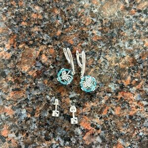 2 pairs silver earrings